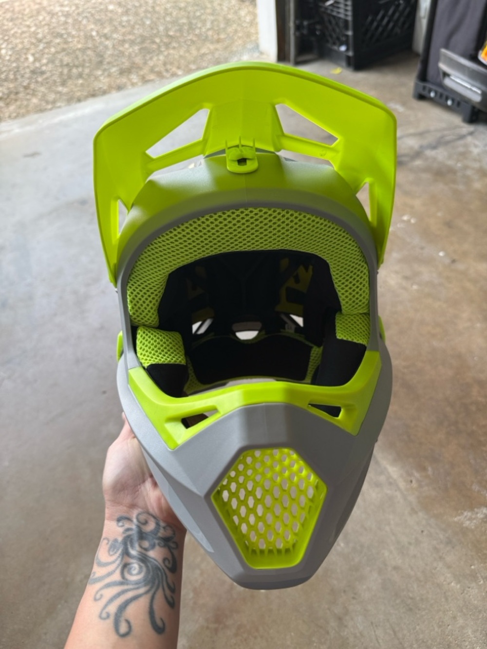 Fox Kids Full-Face Helmet in Neon Yellow and Gray - Picture 7 of 8